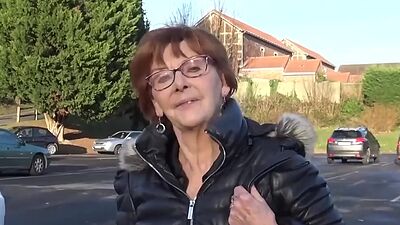 Martine and Anna, 70 and 19 years older, an anal 3 way