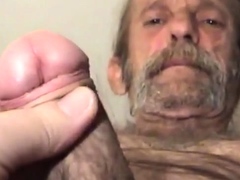 hairy dirty straight worker shows hisuncut big cock