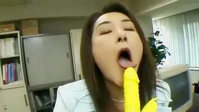 Yui Tokui fucks with vibrator at office