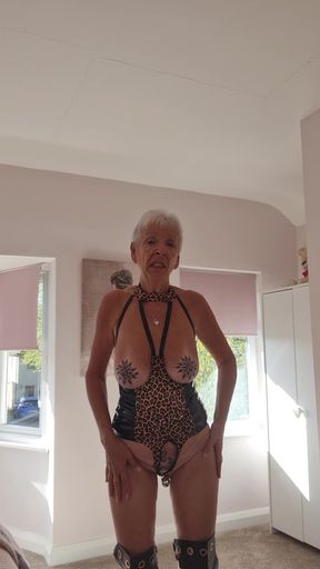 Leopard print outfit