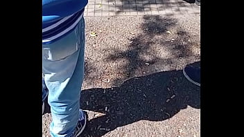 Gordinha Gostosa no ponto de &ocirc_nibus