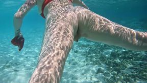 la video du dimanche, petit exhib dans les eaux chaudes des maldives. c est ...