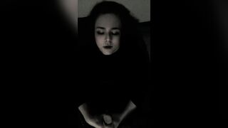 Fem jerking it in bed