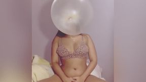 hottie latina love blows giant bubbles