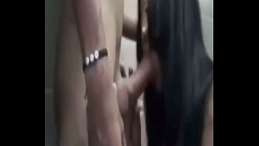 Todo fue muy rapido, el novio de mi amiga estaba acostado y me lance encima para sacarle la leche de su dulce pene