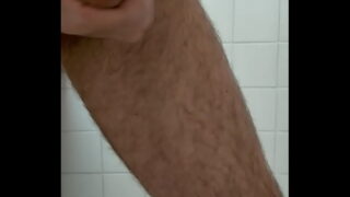 Lízání a šílenství se mění v brutální anální sex s vibrátory pro gay děvky