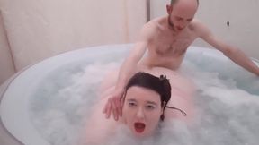 Fucking BBW in Hot Tub Doggy Style