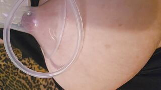 Massive pierced DDD nipples pumped w/ breastmilk pump regarding pleasure filthy converse fingering self unto cumming