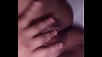 Me toco frotar mi panochita solita