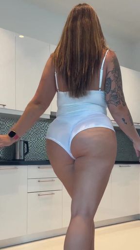 Hot teen with big tits exposes her ass and pussy on OnlyFans
