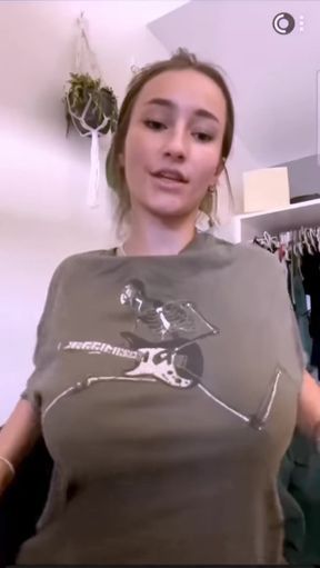 Amateur with big ass and tits exposes her body