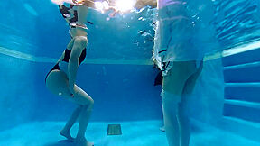 Vr Gravure Idols Association Vol. 2: Secret Underwater Camera - Yuno Mizusawa, Jun Amaki And Airi Shimizu
