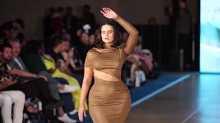 Spectacular hips of this PR, Huge ass