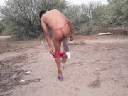 linda barbie trans se desnuda en publico con lindos tacones y plug anal de zorra le hace falta la ve