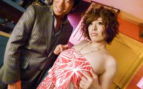 Ririsu Ayaka's shaved MILF pussy drilled after an asian blow job