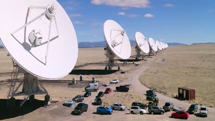 Plurib.S1E01.2025.movv