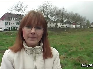 Neighbourhood amateur MILF Lucie loves to masturbate in stockings