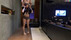 CR157_Swap with the goddess by riding her shoulders and lifting her up with her thighs