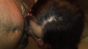 novinho militar arrombou o cuzinho da travesti gostosa puta e ainda gozou na cara dela