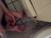 Putting a banana in my Asshole for the 1st time painal