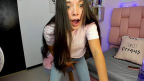 Experience the erotic show of Salome, the webcam model who loves anime and hentai, dressing up