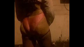 Bruninha mostrando o tamanho do cu no final do video