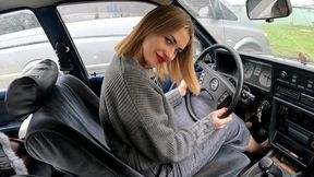 Alina revs hard and punishes Opel Rekord