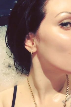Sexy pink lips &amp; wet hair fetish