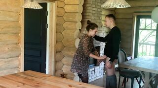 Пока родителей нет дома привела парня и трахаюсь с ним в каждой комнате( Домашнее порно / в бане))