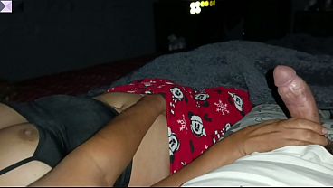 La novia de mi hermanastro cabalgando mi polla hasta sacarme toda mi leche