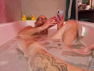 Voyeur/Spion guck wieder beim baden zu, Nippeltease macht mich hart