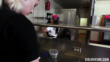 asia lee lindsey lakes hardly working
