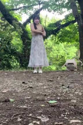 Self-play - a True Ona-girl Records Her Quiet Peak on a City Walk Chapter-1