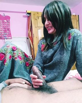 Super Hot Mummy Beauty With Perfect Hands
