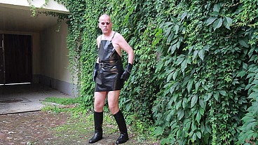 The Horny Rubber Gardener 12 Thunder Stroke Cum Shots