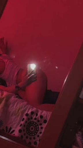 Clip Bouncing My Ass To My Cousin