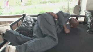 Cậu nhỏ đen to lớn đâm mạnh vào Jessica Neight trong màn threesome nóng bỏng qua đường hậu môn