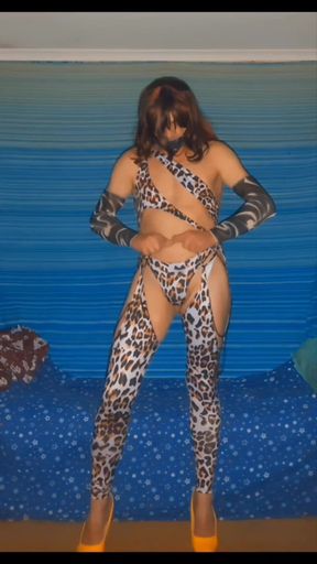 My first try of my sexy leapord print suit i like the chains on the legs they feel so slutty