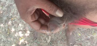 It feels good to spit a little on the hand. It&#039;s small.