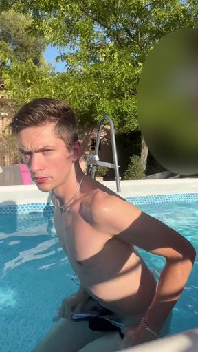I fuck my whore in the pool and clean her