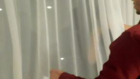 encontre al vecino en el ascensor y se la chupe divino