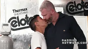 A Very Filling Lunch Break For Twink