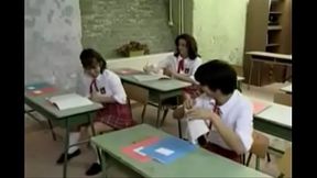 Ni&ntilde_as Mojando