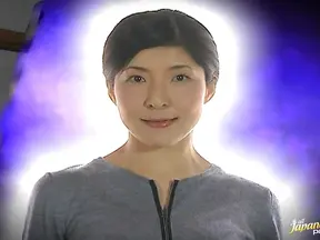 Housewife Japanese woman gets horny and is drilled