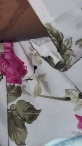 kaamuk yuva bhaabhi  na apne davar ka gahre land lya   Clip 2