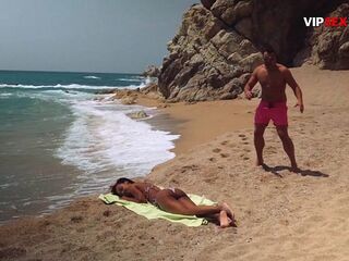Public Beach Massage Turns Indecent, This guy Widens Her Slick Cheeks in the Sand