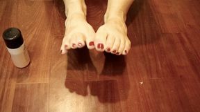 REMOVING RED NAILPOLISH