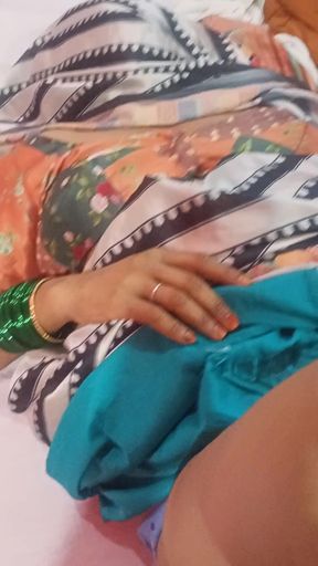 Desi bhabi left in the hotel