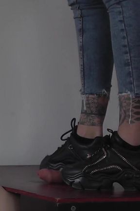 Mistress Cleo Happy Finishing Crush!