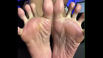 Pilifeetnas sexy natural nails, soles and toe spreading